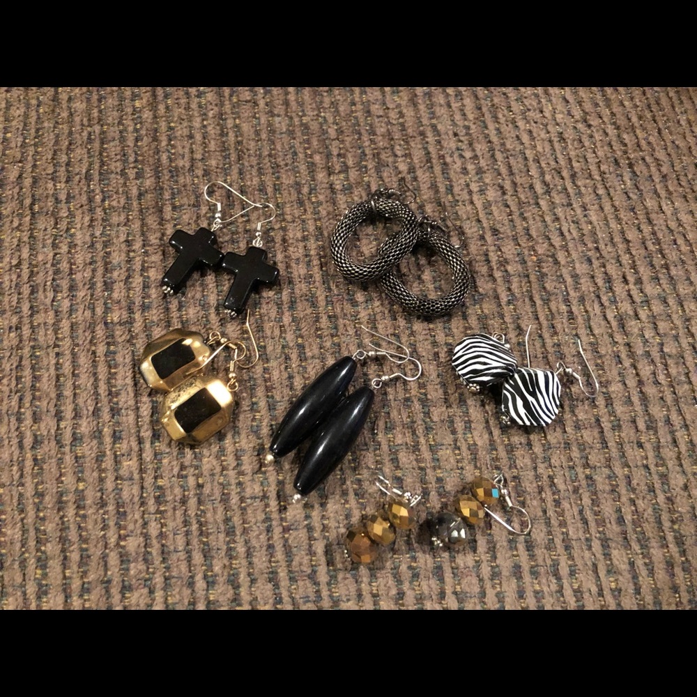 6 prs earrings
